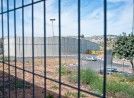 Cruzando el Muro de la Vergüenza