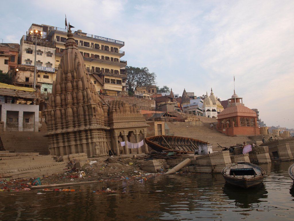 Varanasi templo  que ver India ghat 